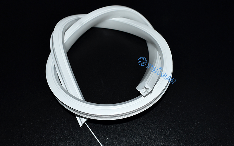 LED霓虹燈雙色硅膠套管穿pcb板有哪些注意事項？